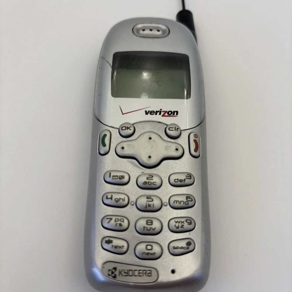 Kyocera 2325  - Verizon Cell Phone Silver Vintage Collector Phone - Not Battery
